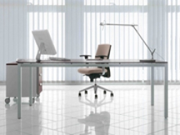 Tavolo riunioni con struttura metallica cm 250.