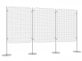 Composizione autoportante di 3 griglie espositive con basi tonde